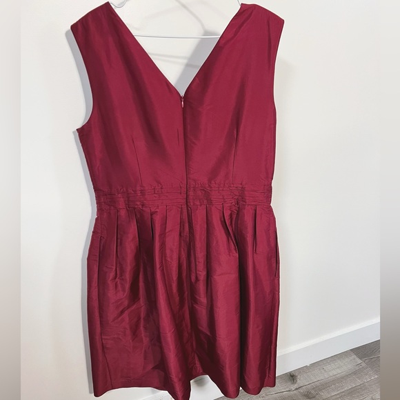 NWOT Ellen Tracy beaded neck burgundy holiday dress SZ 14 L - Picture 2 of 7